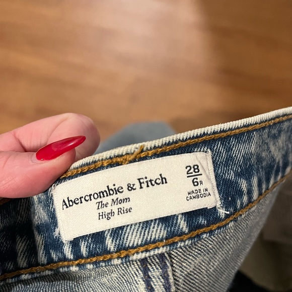 Abercrombie mom high rise jeans - Picture 5 of 5